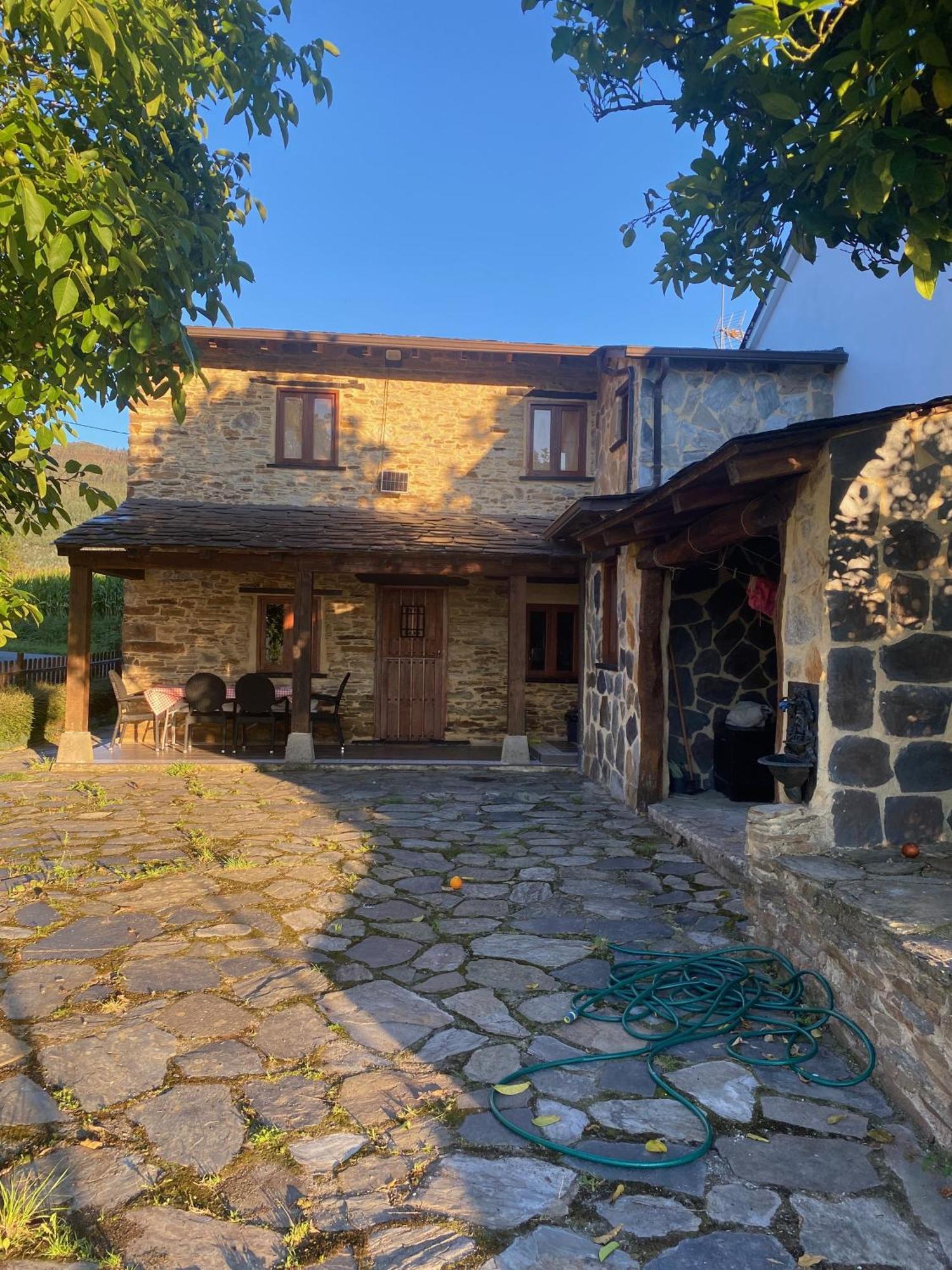 Villa Casita Feliz Entre Montanas Y Cerca Del Mar Trabada Esterno foto